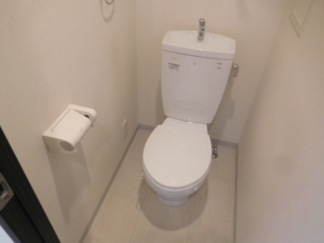 トイレ　水洗式のトイレです。