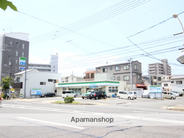 コンビニ　ファミリーマート（コンビニ）まで399m
