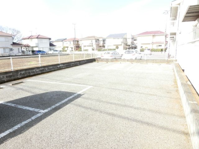 駐車場　敷地内駐車場