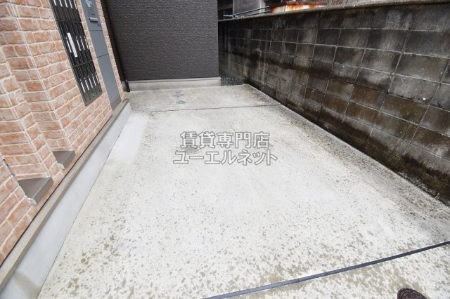 駐車場　敷地内駐車場