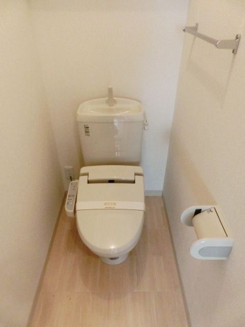 トイレ　ウォシュレット付きのトイレ