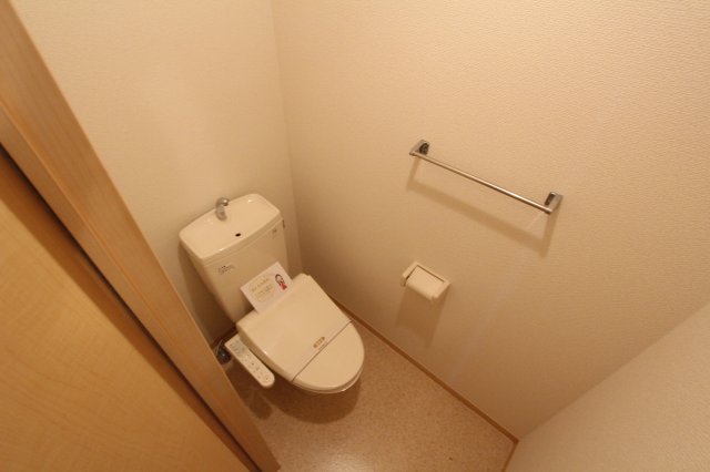 トイレ　参考写真（同物件別部屋）