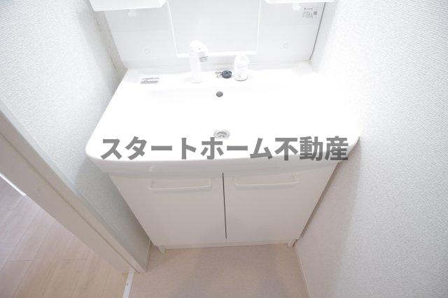 洗面設備　使いやすい洗面所です