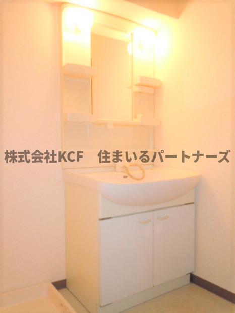 洗面設備　脱衣スペースもあります