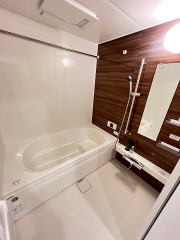 バス・シャワールーム　コンパクトで使いやすいお風呂です
