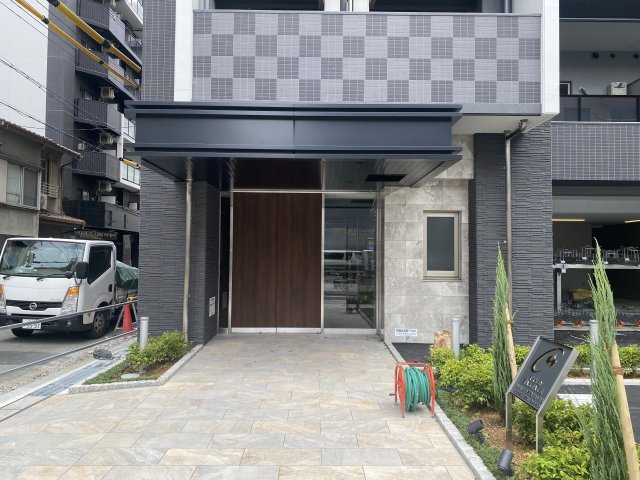 エントランス　清潔なエントランスです