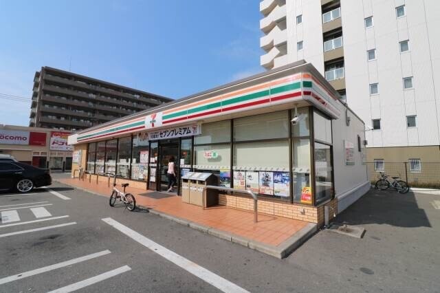 コンビニ　セブンイレブン福岡荒江3丁目店（コンビニ）まで223m