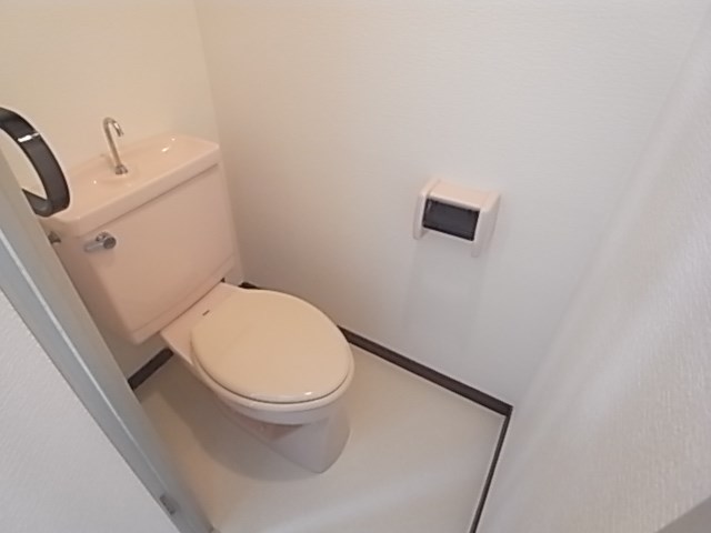 トイレ　落ち着いたトイレです