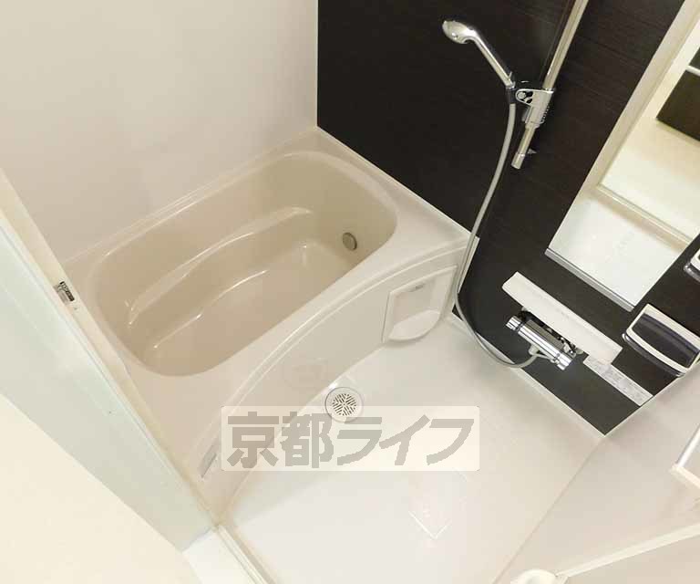 バス・シャワールーム　広々としたお風呂です