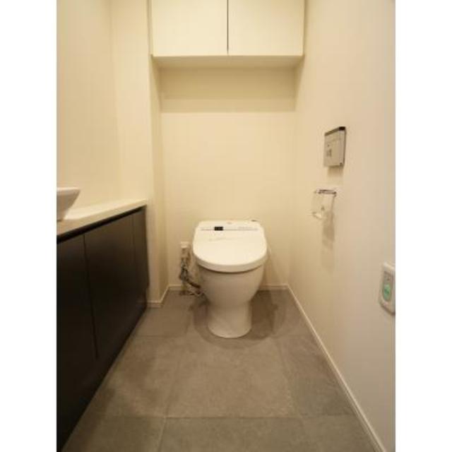 トイレ　※写真は同タイプ住戸です。