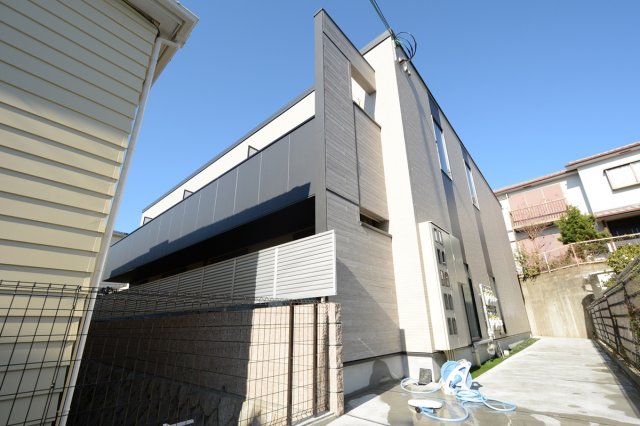 建物外観　オートロック付き☆