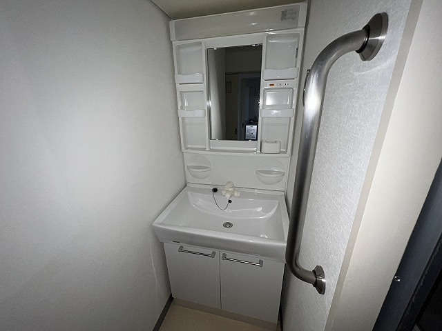 洗面設備　反転別部屋参考写真