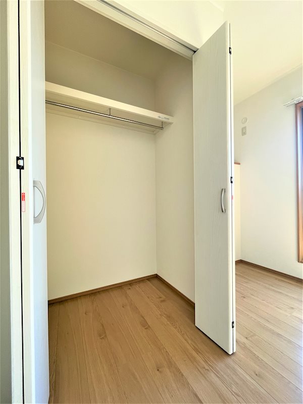 収納　ご家族の荷物をたっぷり収納可能です。