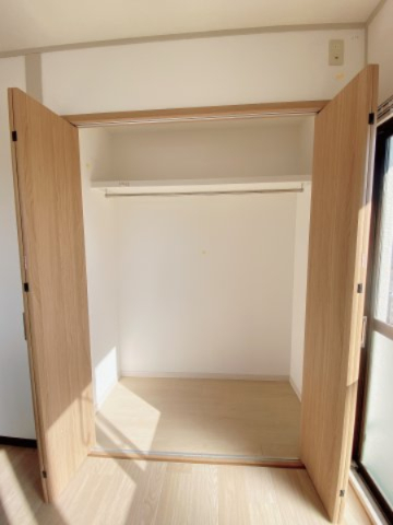収納　別部屋同一間取りのお写真となります。