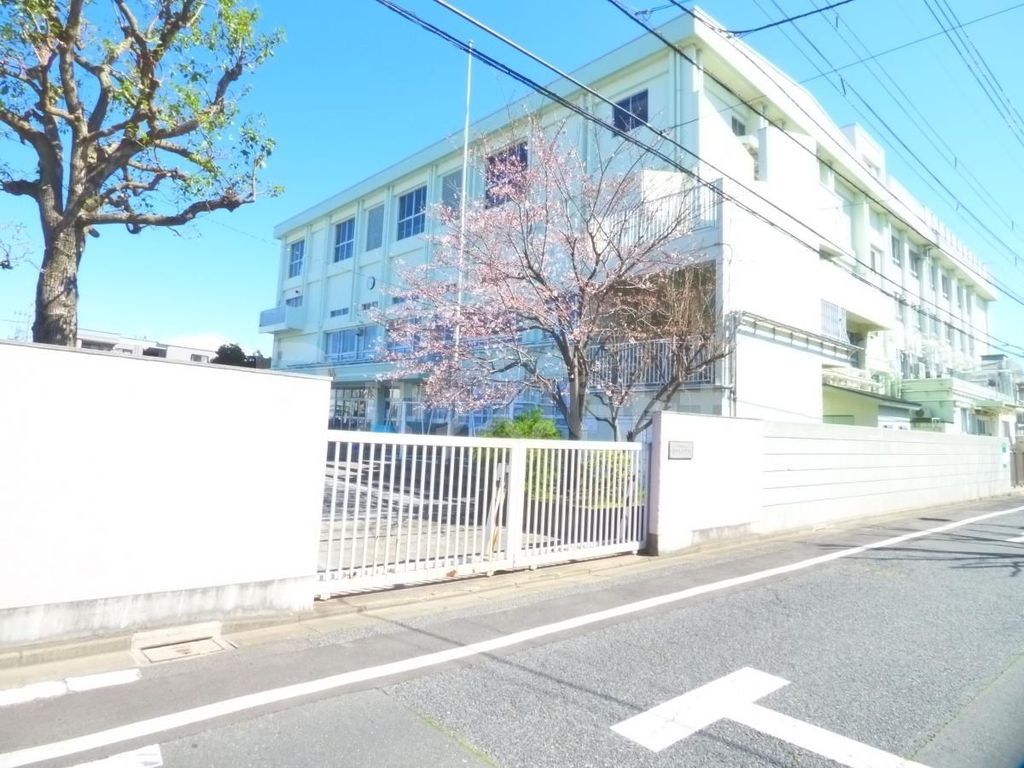 小学校　江戸川区立鹿骨東小学校（小学校）まで350m
