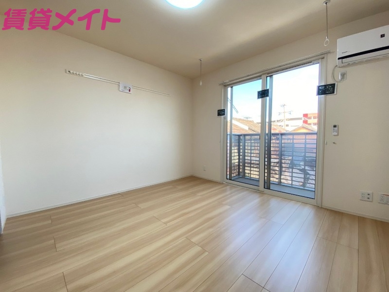 居室・リビング　同タイプの部屋写真です