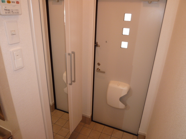玄関　別の部屋の写真です