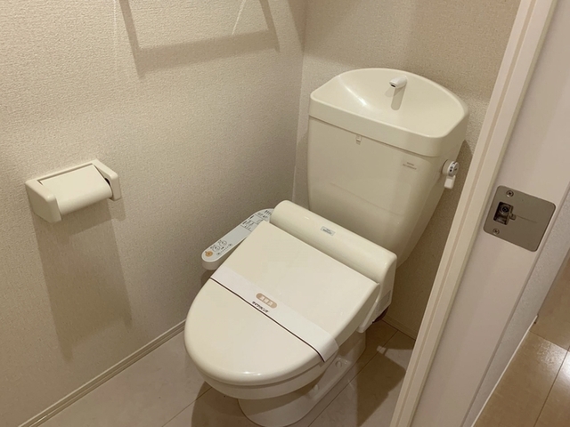 トイレ　温水洗浄暖房便座