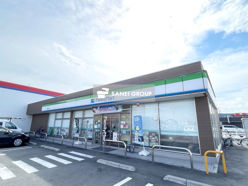 コンビニ　ファミリーマート飯能岩沢店（コンビニ）まで250m