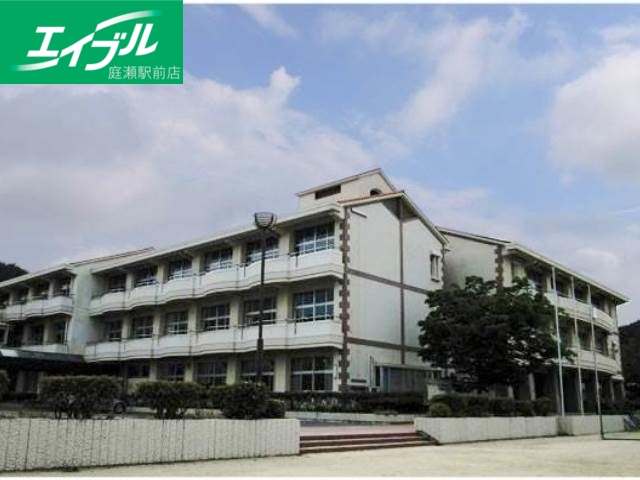 中学校　玉野市立宇野中学校（中学校）まで2644m