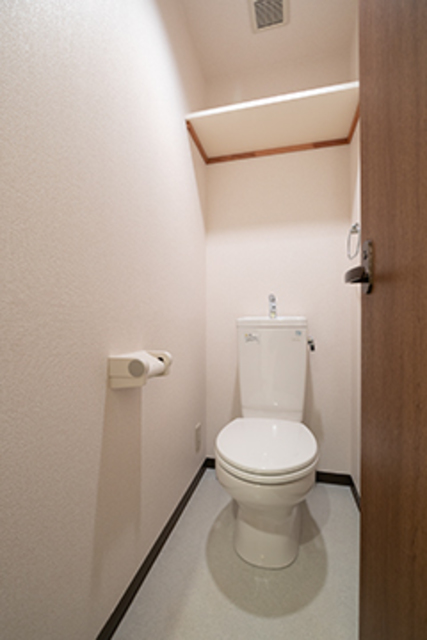 トイレ　※写真は同タイプ住戸です。