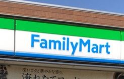 コンビニ　ファミリーマート（コンビニ）（コンビニ）まで360m