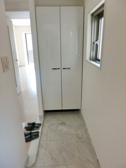 玄関　お部屋探しは株式会社　タウンハウジング　までお気軽にお問合…