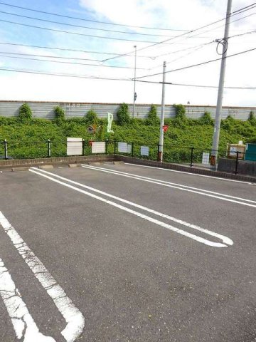 駐車場　車をお持ちの方に嬉しい駐車場付きの物件です
