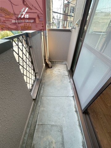 バルコニー　開放的で明るい空間を演出してくれるバルコニーです