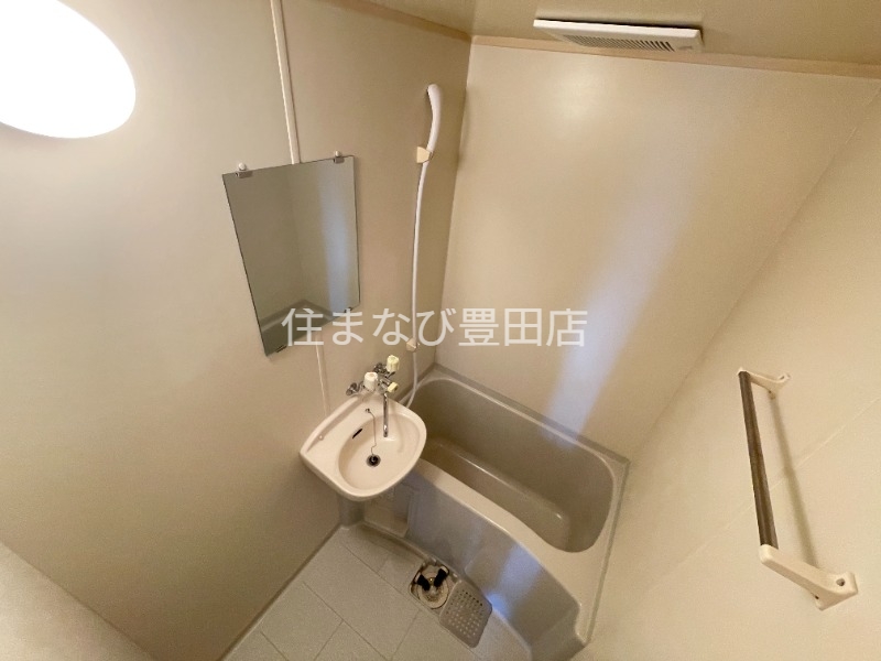 バス・シャワールーム　別室同型写真