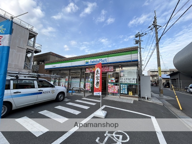 コンビニ　ファミリーマート（コンビニ）まで357m