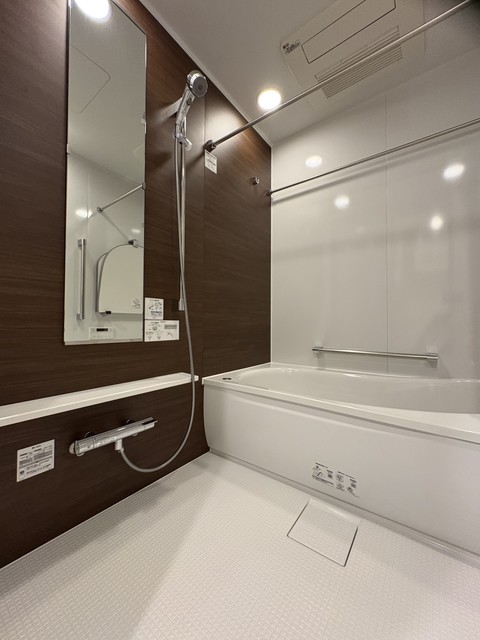 バス・シャワールーム　※写真は同タイプ住戸です。