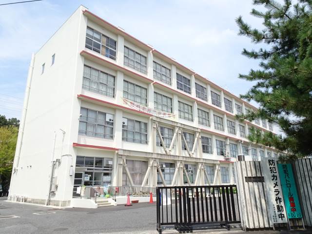 小学校　大津市立富士見小学校（小学校）まで724m