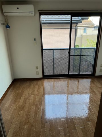 居室・リビング　※写真は別部屋です。