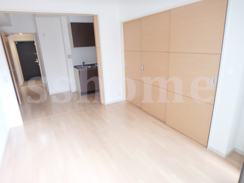 居室・リビング　広く使えるお部屋です☆