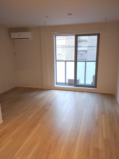 居室・リビング　★キレイなフローリングの角部屋です★