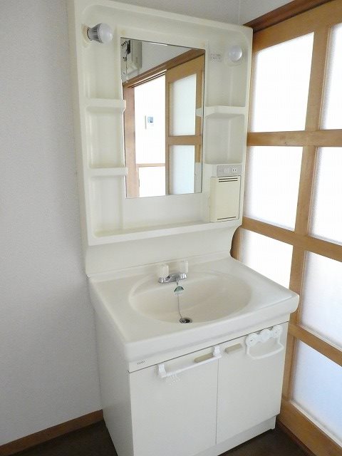 洗面設備　写真はC号室です（参考）