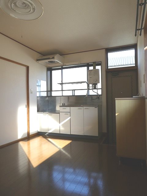 キッチン　写真はC号室です（参考）