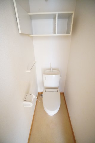 トイレ　※同物件・反転タイプの写真です。