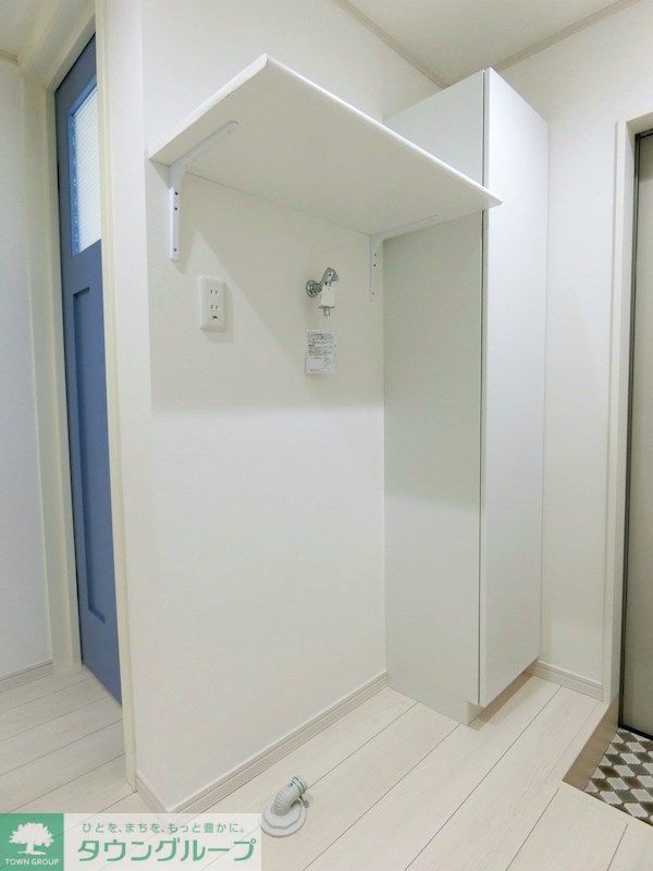 その他設備　洗濯機置き場は嬉しい棚つき♪