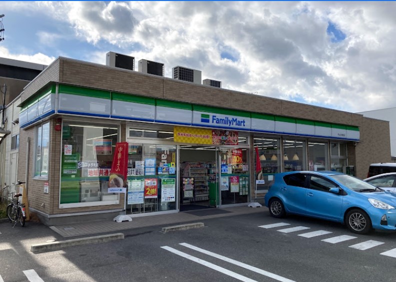コンビニ　ファミリーマート 守山川村町店（コンビニ）まで929m