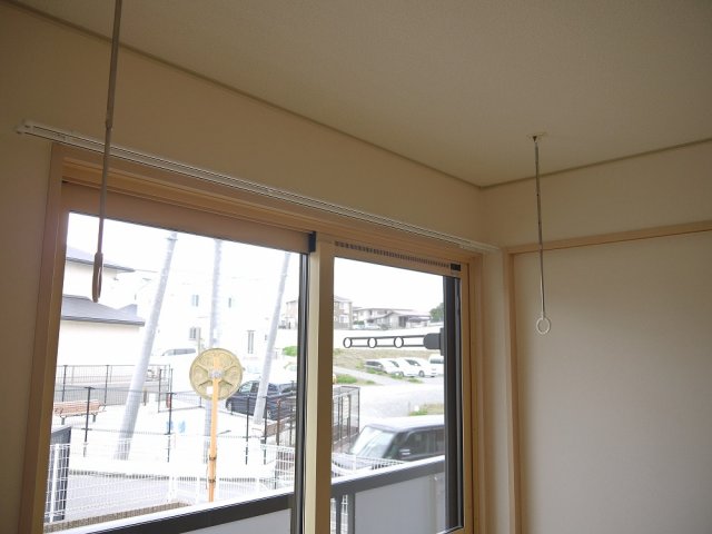 その他設備　室内物干し機