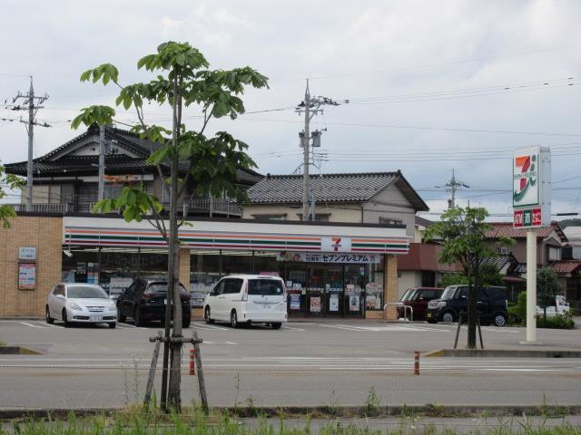 コンビニ　セブン-イレブン金沢三池店（コンビニ）まで413m