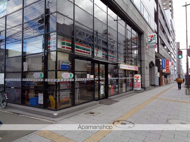 コンビニ　セブンイレブン（コンビニ）まで208m