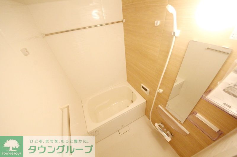 バス・シャワールーム　別部屋の写真になります。