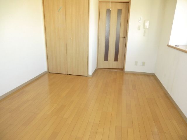 居室・リビング　2面採光で明るいお部屋