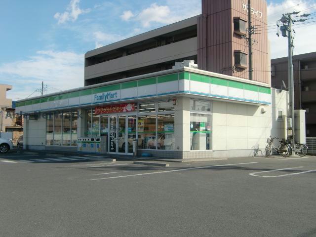 コンビニ　ファミリーマート鈴鹿中江島町店（コンビニ）まで176m