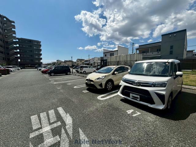 駐車場　駐車場