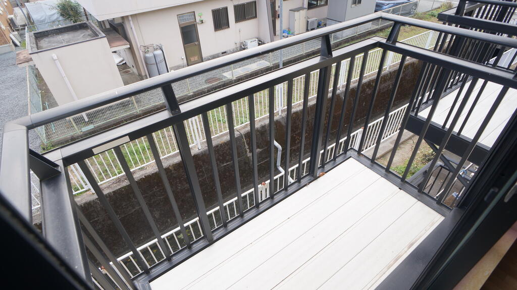 バルコニー　（同アパートの別部屋写真を掲載しています）