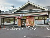 コンビニ　セブンイレブン（コンビニ）まで110m